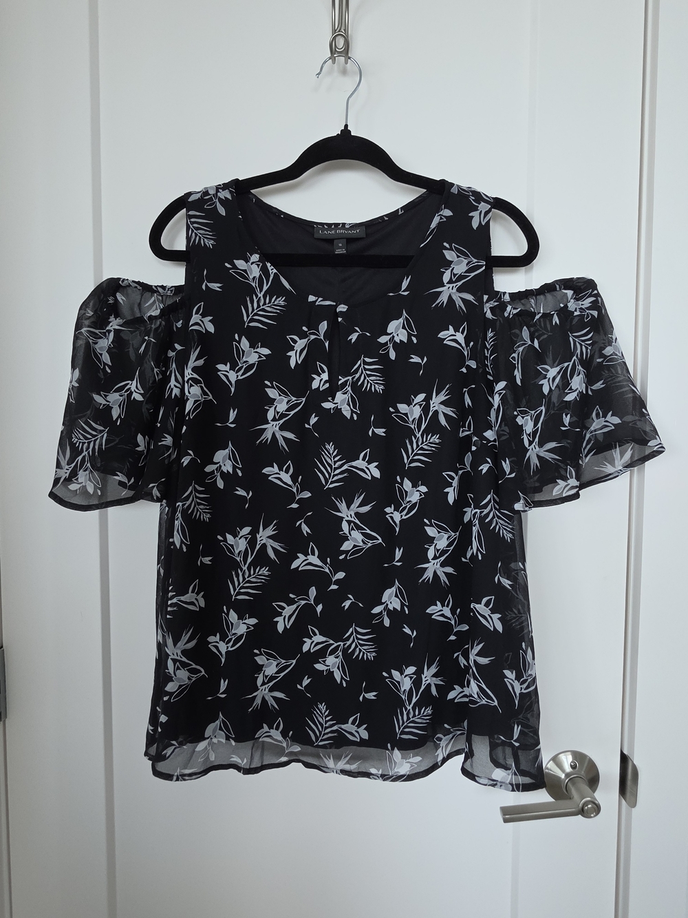 Lane Bryant Black And White Floral Cold-Shoulder Double Layer Blouse Size 16